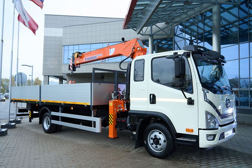 Бортовой автомобиль FAW Tiger 6G 9 4х2 с КМУ HANGIL 374