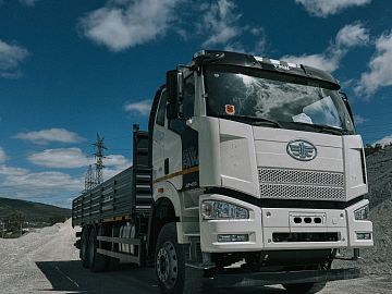  Бортовой автомобиль FAW J6 CA3250