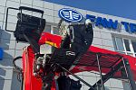 Бортовой автомобиль FAW CA 3250 с КМУ Sunhunk S-2106.